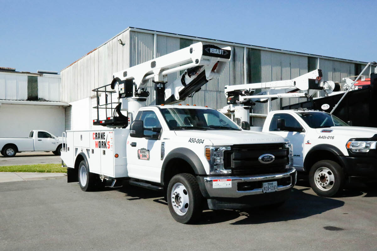 nontak 50-FT NON-INSULATED BUCKET TRUCKS